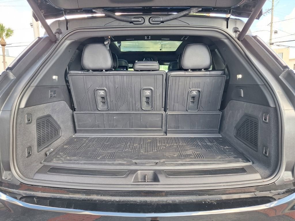 2025 Cadillac ESCALADE IQ Luxury 1