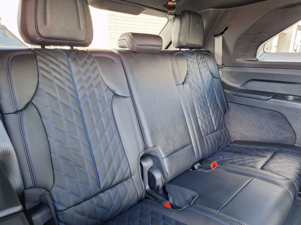 2025 Cadillac ESCALADE IQ Luxury 1