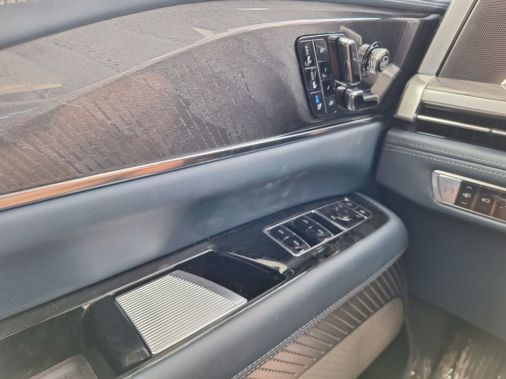 2025 Cadillac ESCALADE IQ Luxury 2