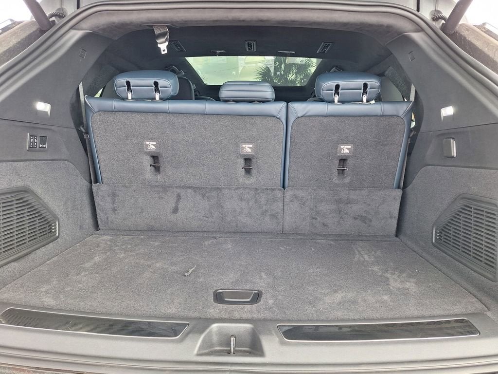 2025 Cadillac ESCALADE IQ Luxury 2