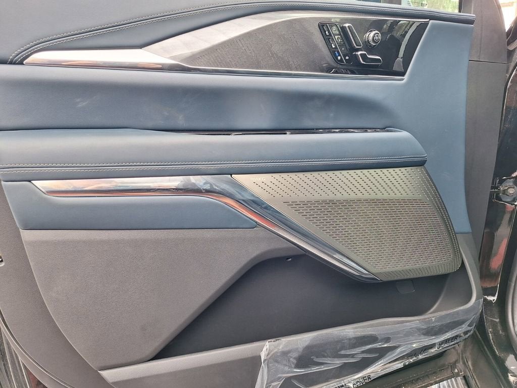 2025 Cadillac ESCALADE IQ Luxury 2