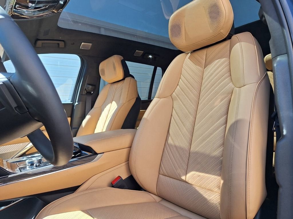 2025 Cadillac ESCALADE IQ Luxury 2