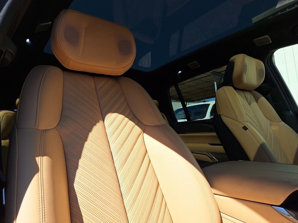 2025 Cadillac ESCALADE IQ Luxury 2