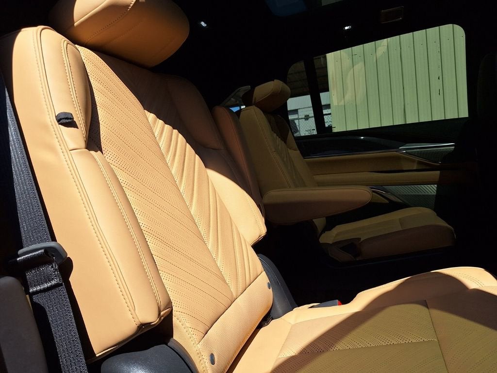 2025 Cadillac ESCALADE IQ Luxury 2