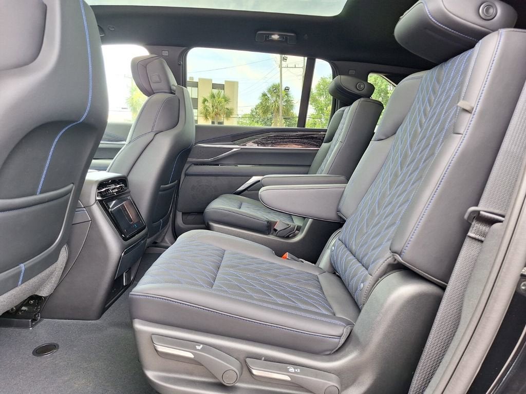 2025 Cadillac ESCALADE IQ Sport 1