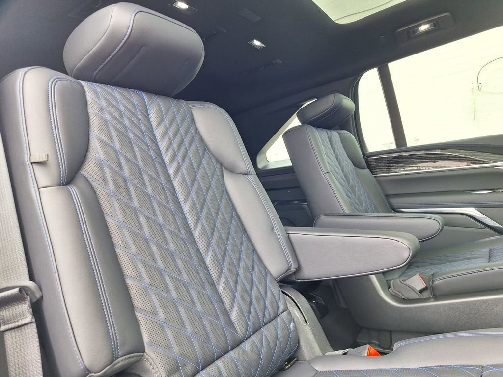 2025 Cadillac ESCALADE IQ Sport 1