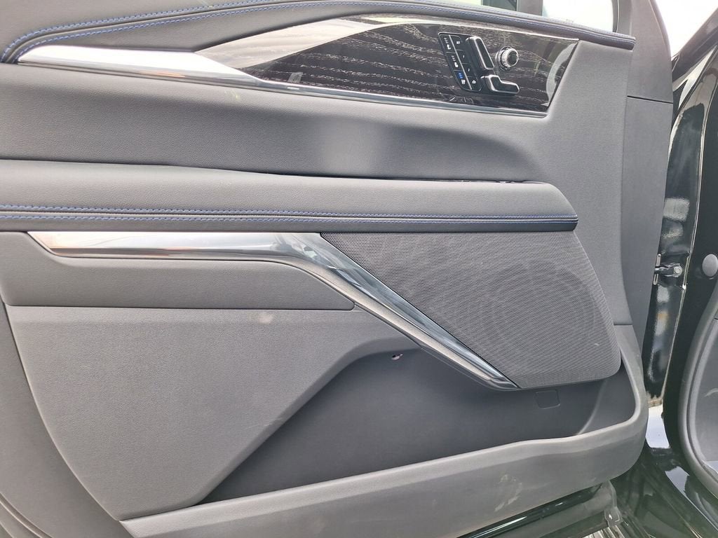 2025 Cadillac ESCALADE IQ Sport 1