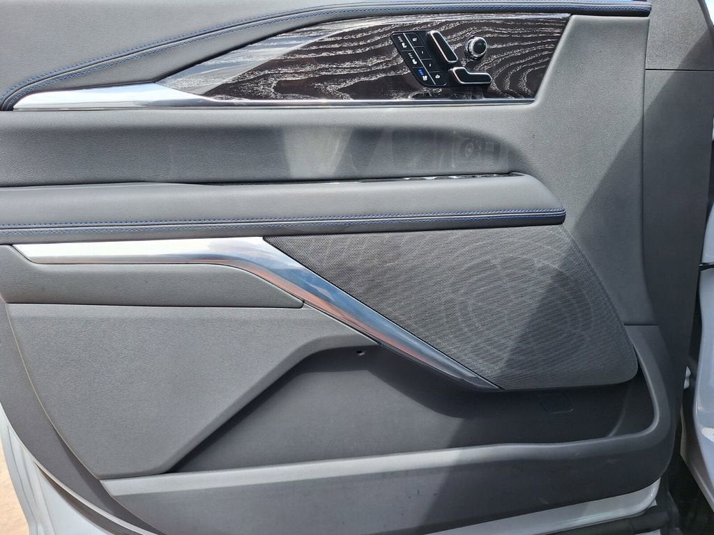 2026 Cadillac ESCALADE IQ Sport