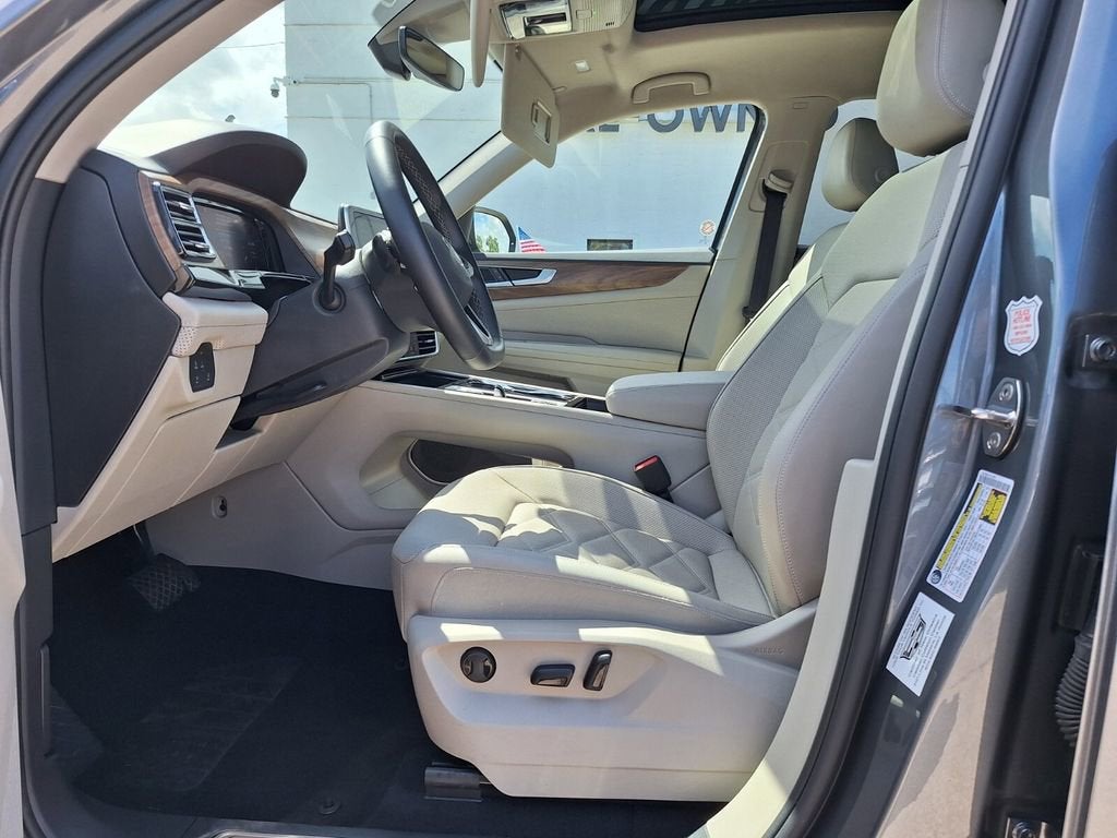 2025 Volkswagen Atlas 2.0T SE w/Technology