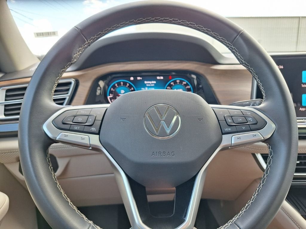2025 Volkswagen Atlas 2.0T SE w/Technology