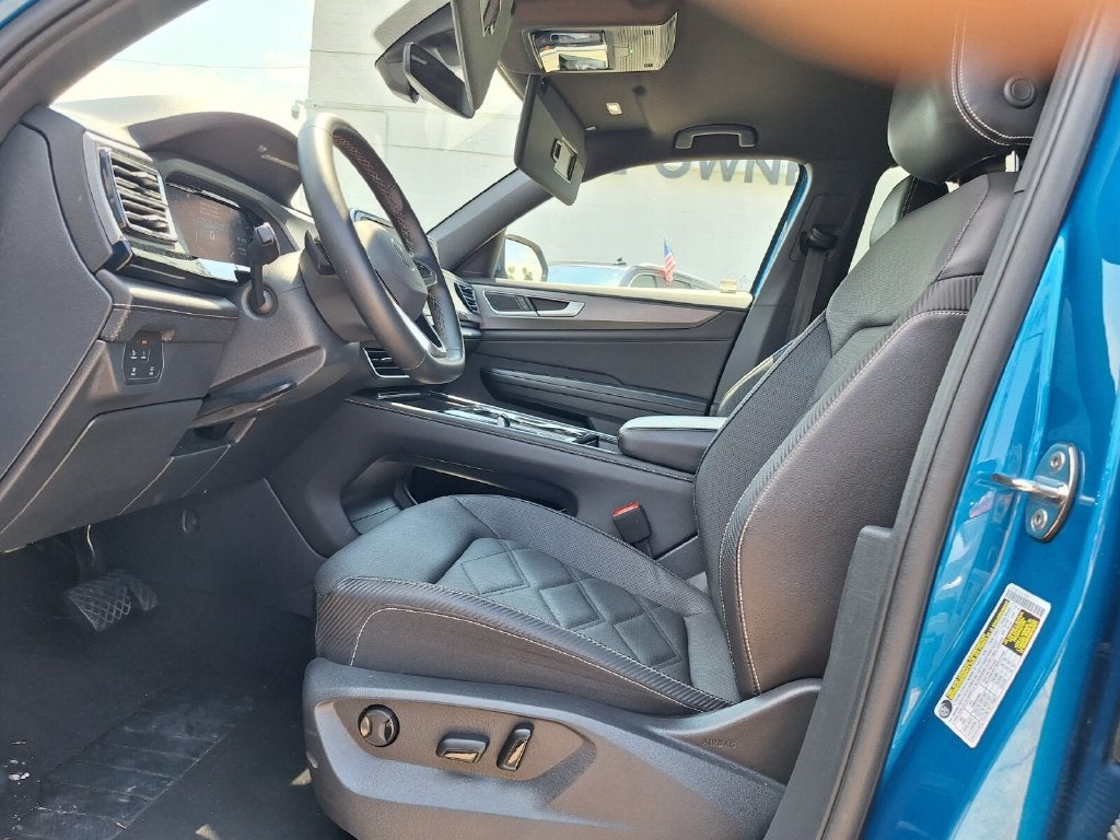 2024 Volkswagen Atlas Cross Sport 2.0T SE w/Technology