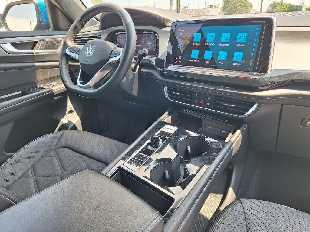 2024 Volkswagen Atlas Cross Sport 2.0T SE w/Technology