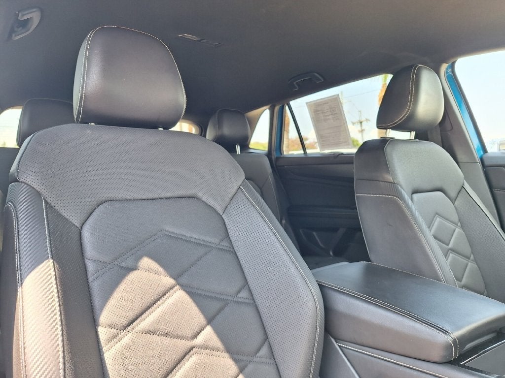 2024 Volkswagen Atlas Cross Sport 2.0T SE w/Technology