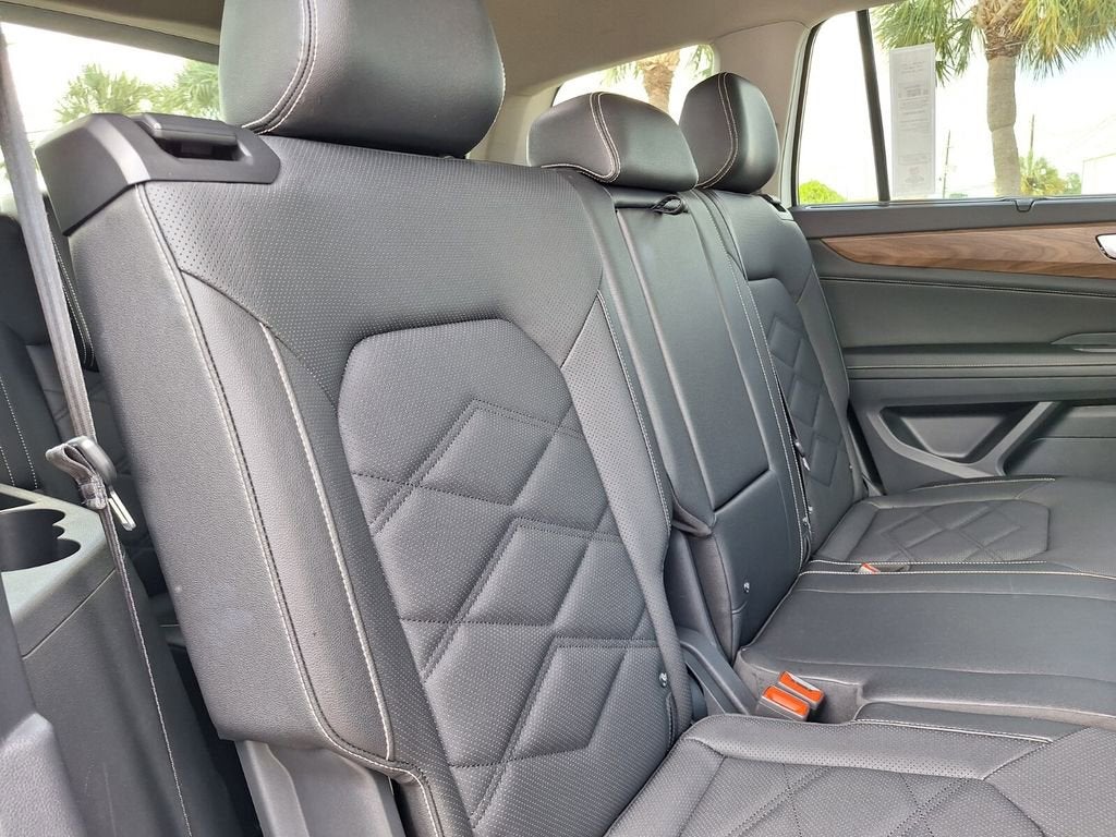 2025 Volkswagen Atlas 2.0T SE w/Technology