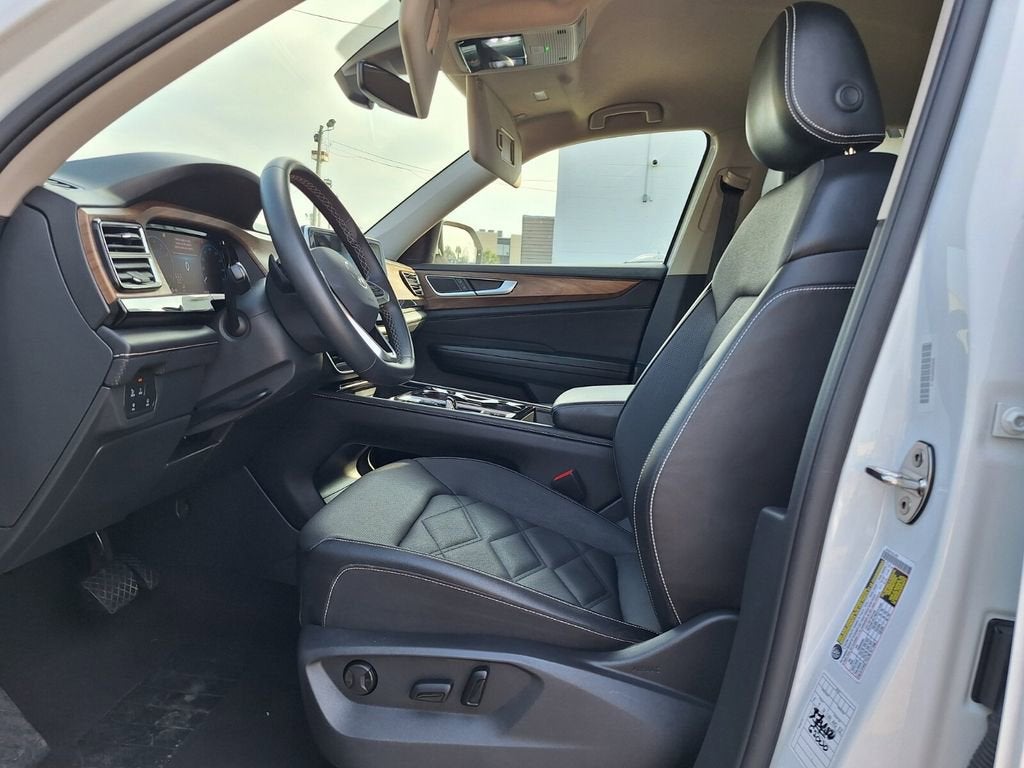 2024 Volkswagen Atlas 2.0T SE w/Technology