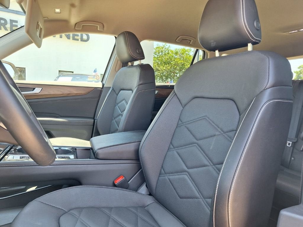 2025 Volkswagen Atlas 2.0T SE w/Technology