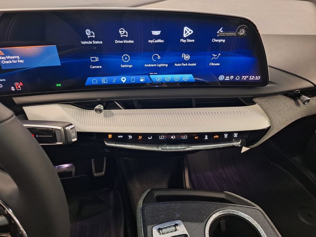2027 Cadillac OPTIQ Luxury