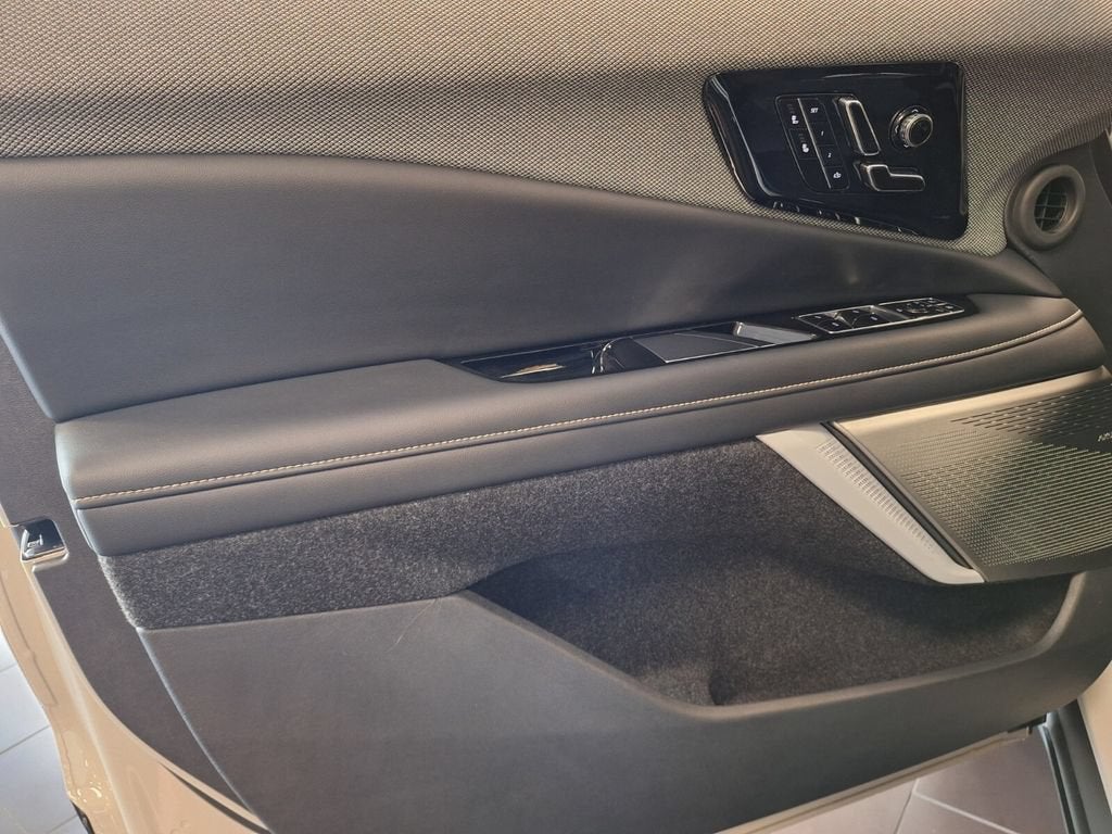 2027 Cadillac OPTIQ Luxury
