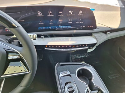 2025 Cadillac OPTIQ Luxury 2