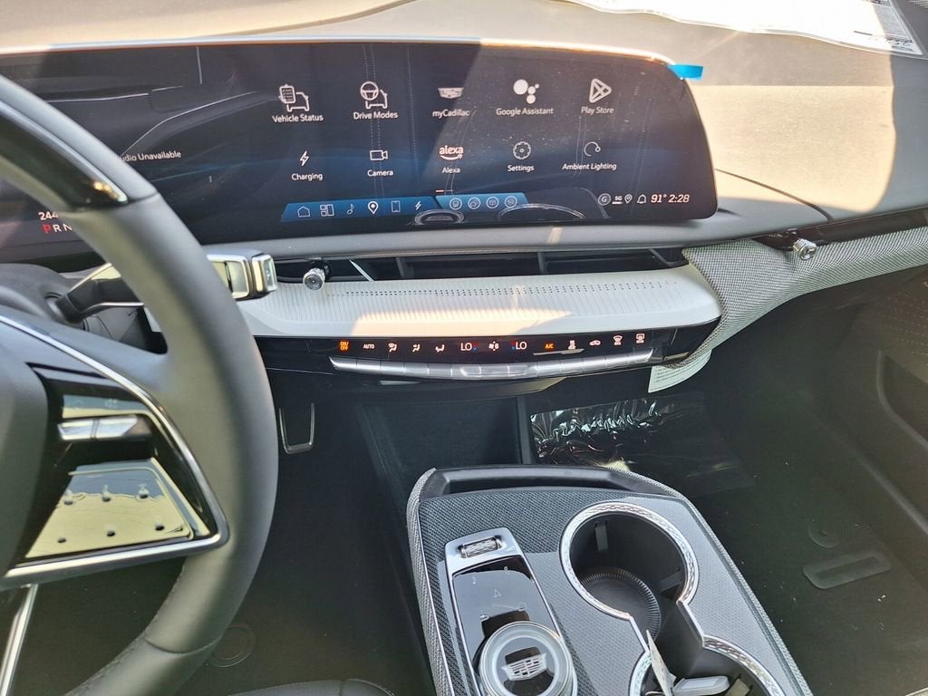 2025 Cadillac OPTIQ Luxury 2