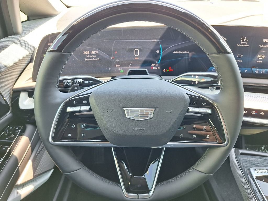 2025 Cadillac OPTIQ Luxury 2