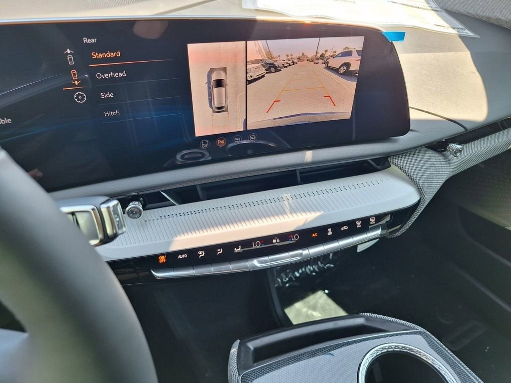 2025 Cadillac OPTIQ Luxury 2