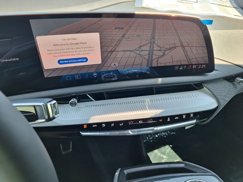 2025 Cadillac OPTIQ Luxury 2