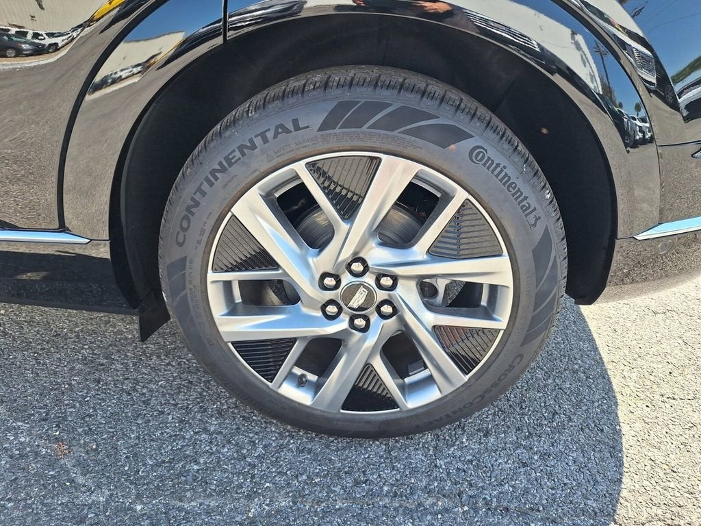 2025 Cadillac OPTIQ Luxury 2