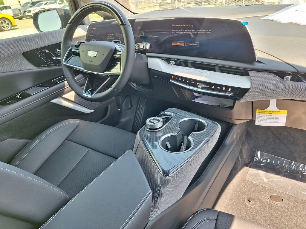 2025 Cadillac OPTIQ Luxury 2