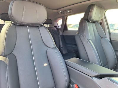 2025 Cadillac OPTIQ Luxury 2