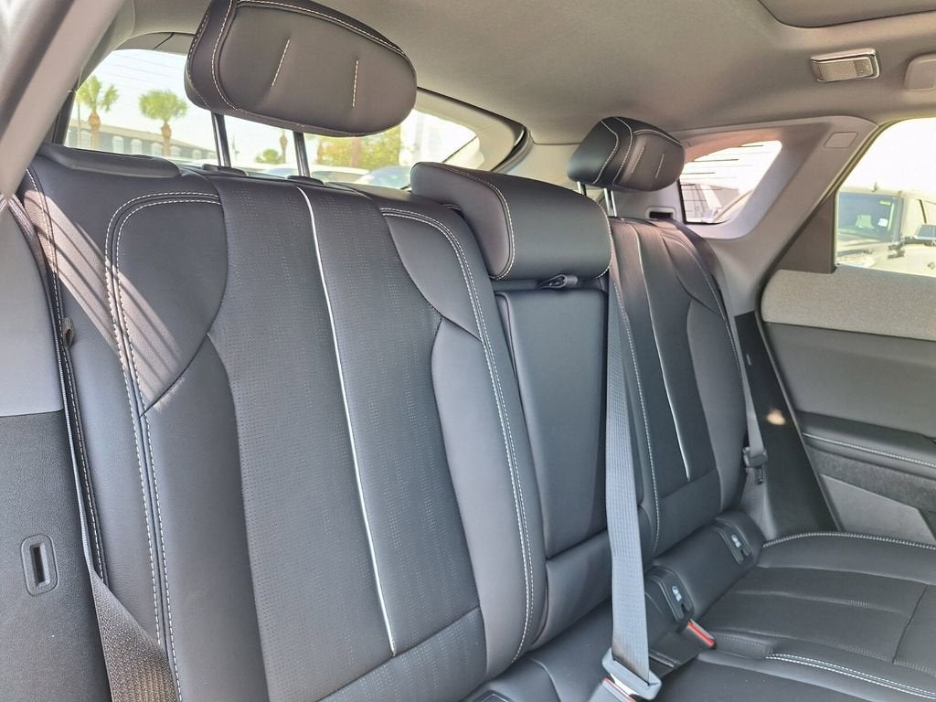 2025 Cadillac OPTIQ Luxury 2