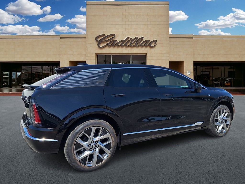 2025 Cadillac OPTIQ Luxury 2