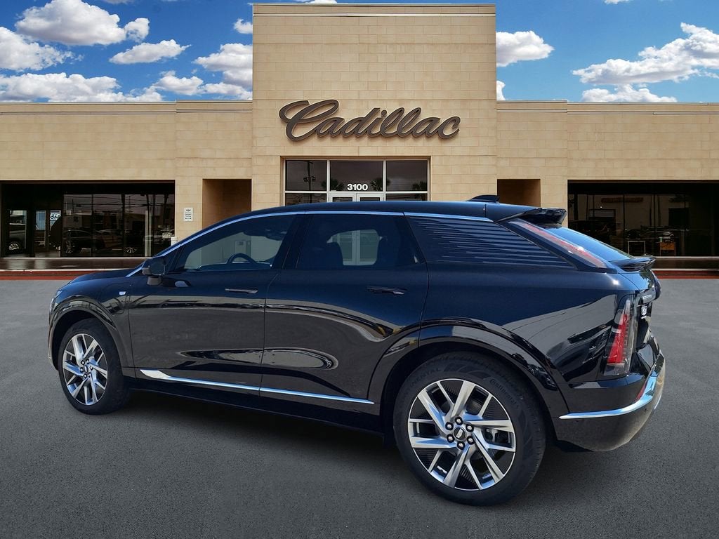2025 Cadillac OPTIQ Luxury 2