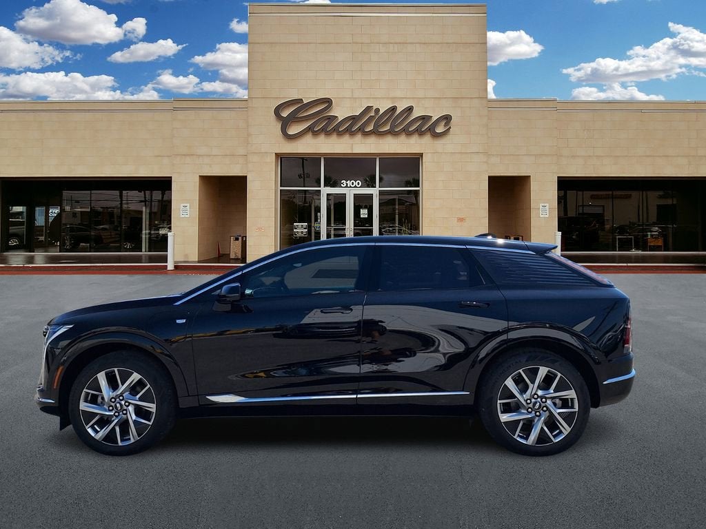 2025 Cadillac OPTIQ Luxury 2