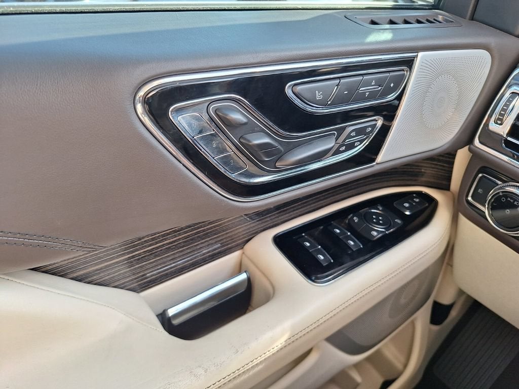 2021 Lincoln Navigator L Black Label