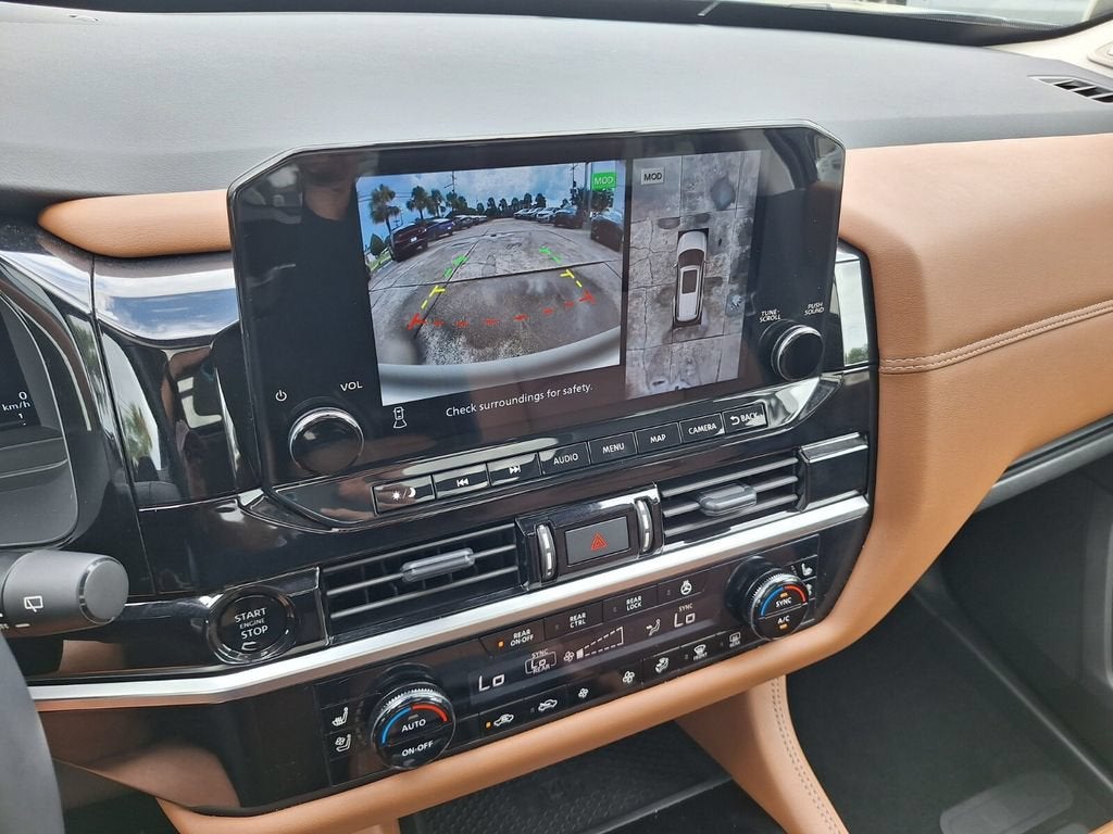 2025 Nissan Pathfinder Platinum