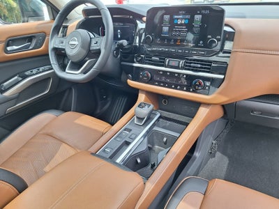 2025 Nissan Pathfinder Platinum