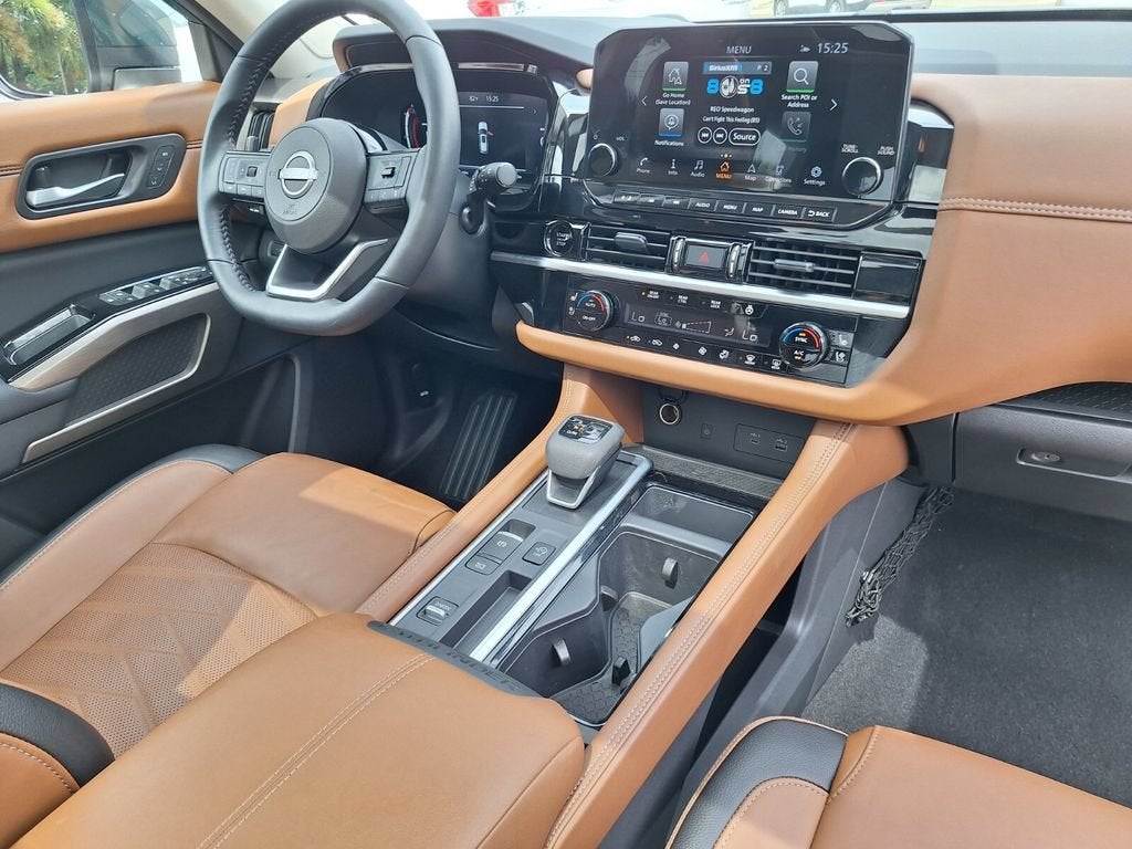 2025 Nissan Pathfinder Platinum