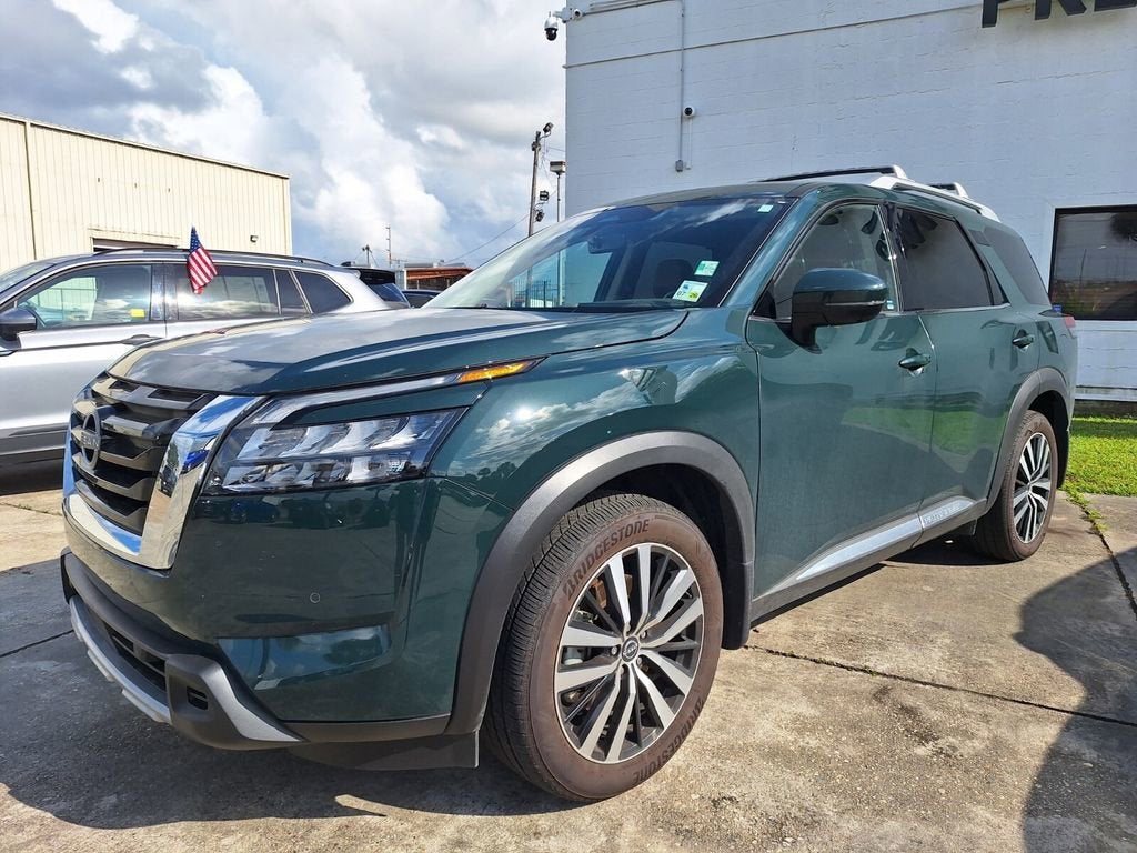 2025 Nissan Pathfinder Platinum