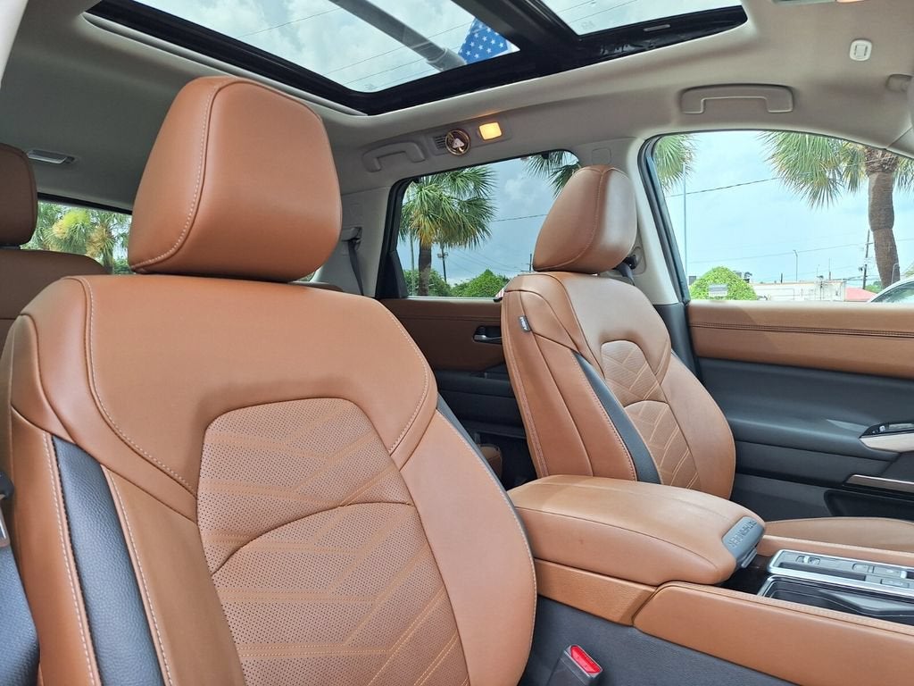 2025 Nissan Pathfinder Platinum