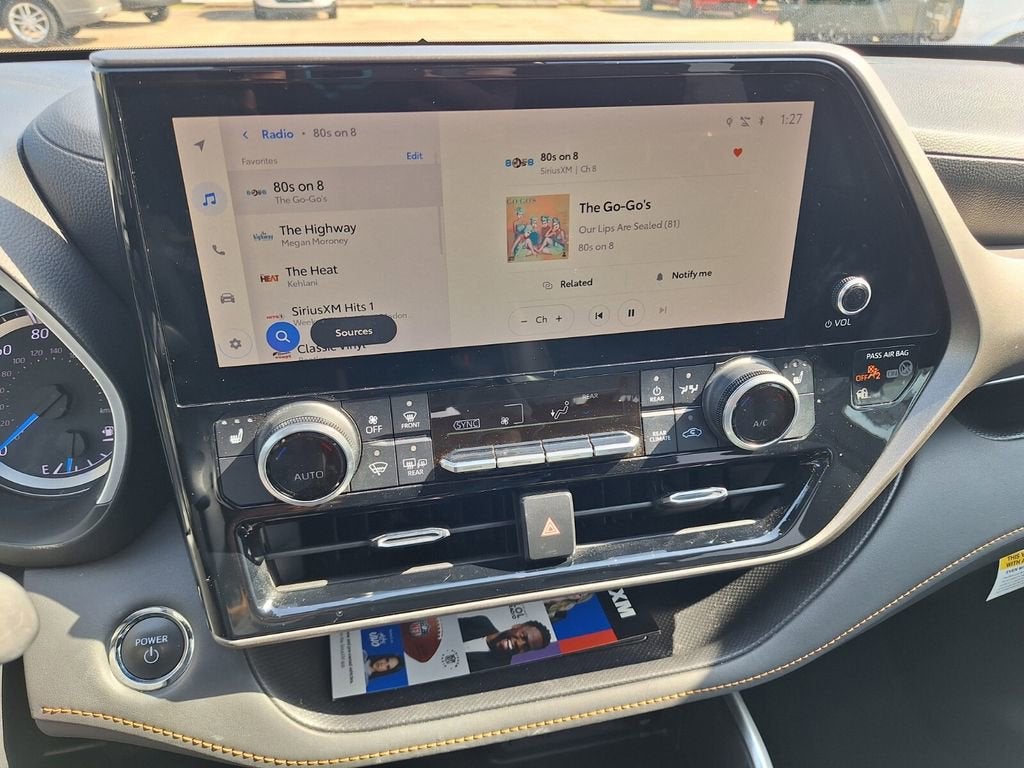 2023 Toyota Highlander Hybrid Bronze Edition