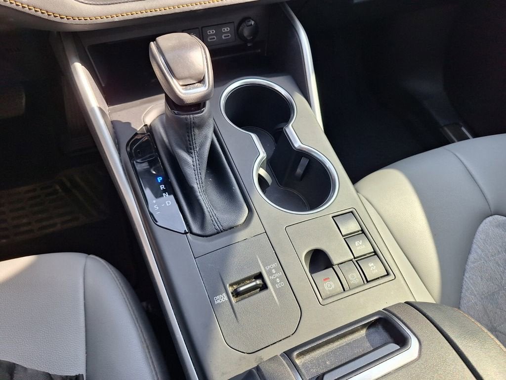 2023 Toyota Highlander Hybrid Bronze Edition