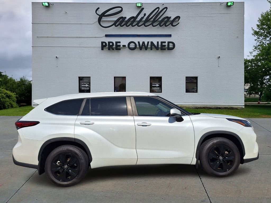 2023 Toyota Highlander Hybrid Bronze Edition