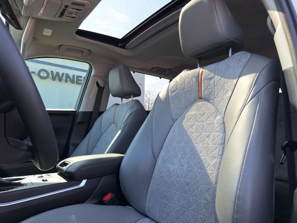 2023 Toyota Highlander Hybrid Bronze Edition