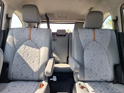 2023 Toyota Highlander Hybrid Bronze Edition