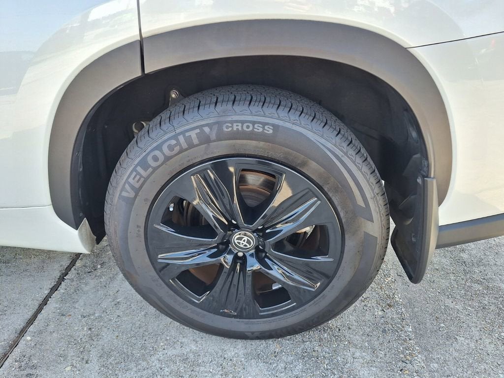 2023 Toyota Highlander Hybrid Bronze Edition