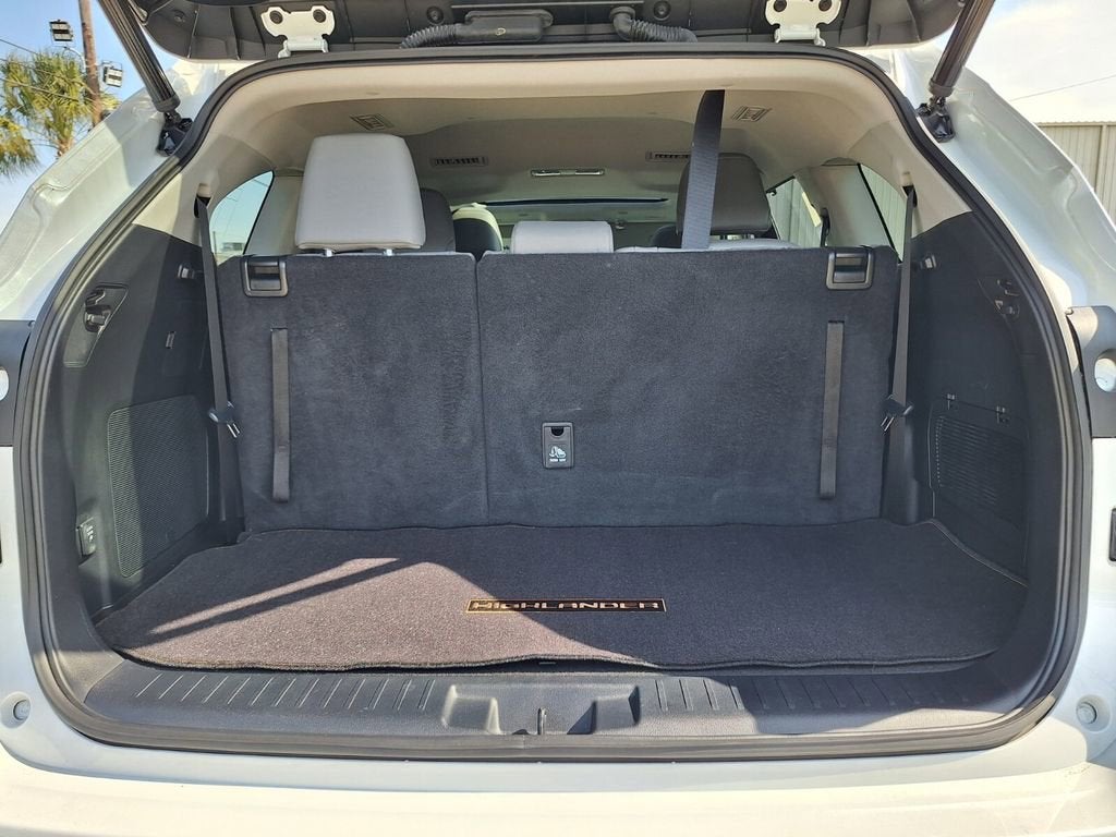 2023 Toyota Highlander Hybrid Bronze Edition