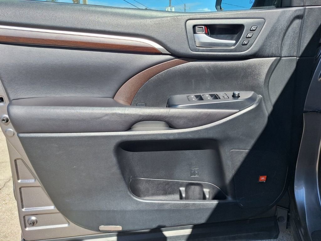 2016 Toyota Highlander Limited