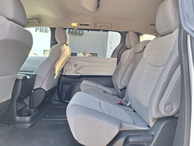 2025 Toyota Sienna LE