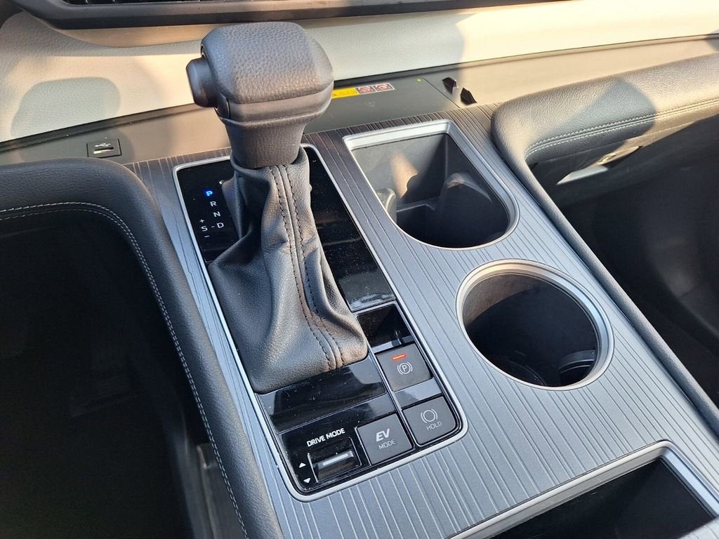 2025 Toyota Sienna LE